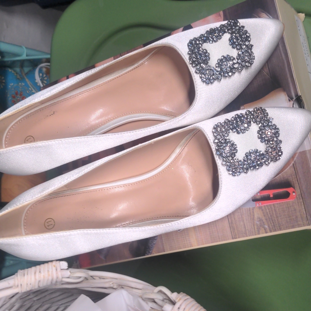 Size 11 White high heel shoes